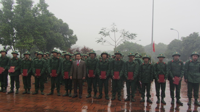 Ban chỉ huy Quân sự  huyện tổ chức lễ dâng hương, dâng hoa báo công trước anh linh chủ tịch Hồ Chí Minh 