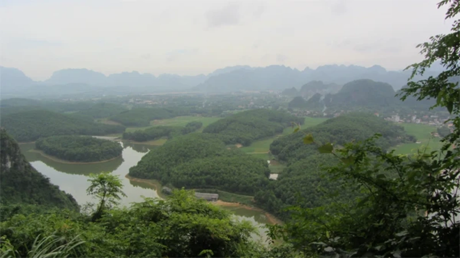 Hình ảnh Toàn cảnh Chùa Tiên